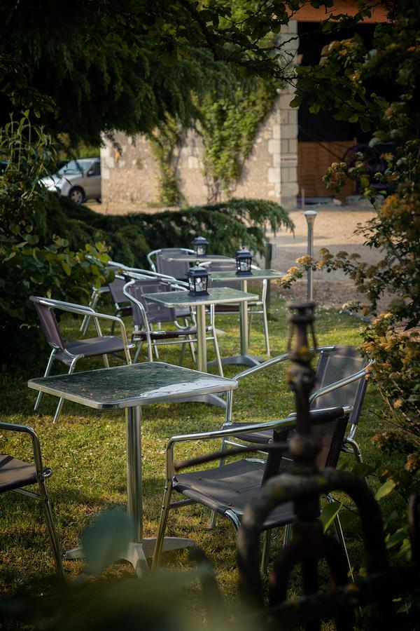 Hotel & Spa Chai De La Paleine Le Puy-Notre-Dame Exteriör bild